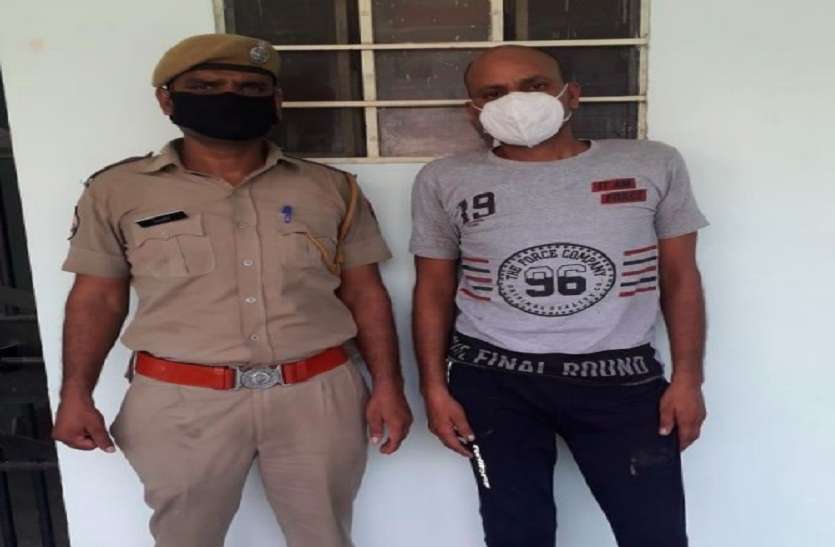 दस साल से फरार चल रहा था लूट का ईनामी बदमाश दस साल से फरार चल रहा था लूट का ईनामी बदमाश