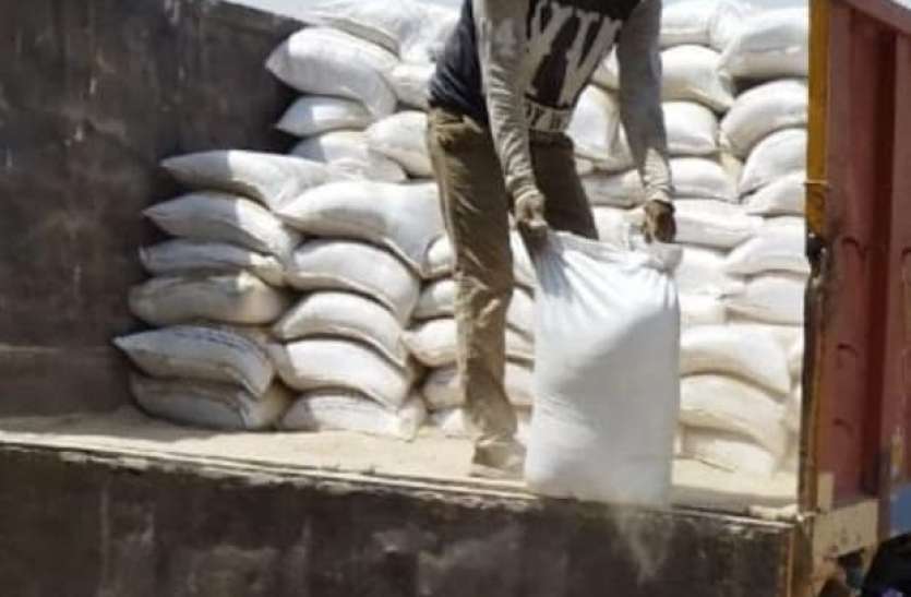 Brokers active in the Nagaur district, giving poor quality gypsum to farmers जिले में दलाल सक्रिय, किसानों को दे रहे घटिया क्वालिटी की जिप्सम