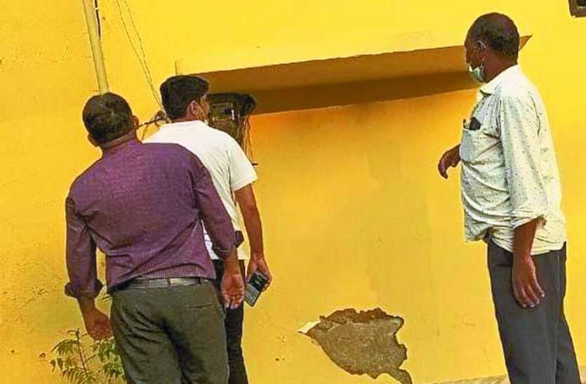 Electricity theft caught from 30 houses by raiding छापामार कर 30 मकानों से पकड़ी बिजली चोरी