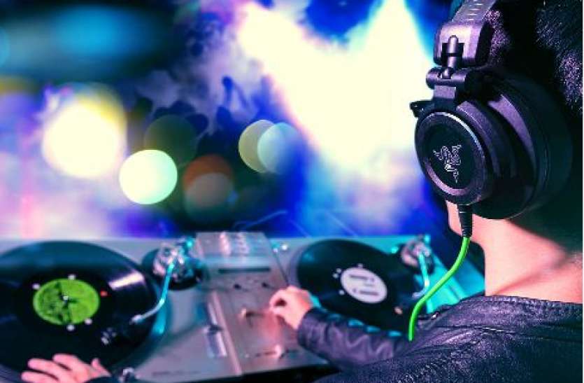 Supreme Court Final hearing today on petitions filed against allahabad high court decision to ban DJ Supreme Court Final hearing today on petitions filed against allahabad high court decision to ban DJ Supreme Court: डीजे पर रोक लगाने वाले इलाहबाद हाईकोर्ट के फैसले के खिलाफ याचिकाओं पर सुनवाई आज