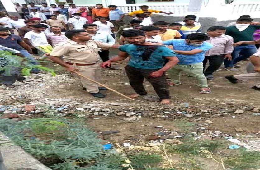 अपनी दो बेटियों का गला रेतने पर उसके हाथ नहीं कांपे! पत्नी को चाकू से घायल कर खुद भी हो गया जख्मी अपनी दो बेटियों का गला रेतने पर उसके हाथ नहीं कांपे! पत्नी को चाकू से घायल कर खुद भी हो गया जख्मी