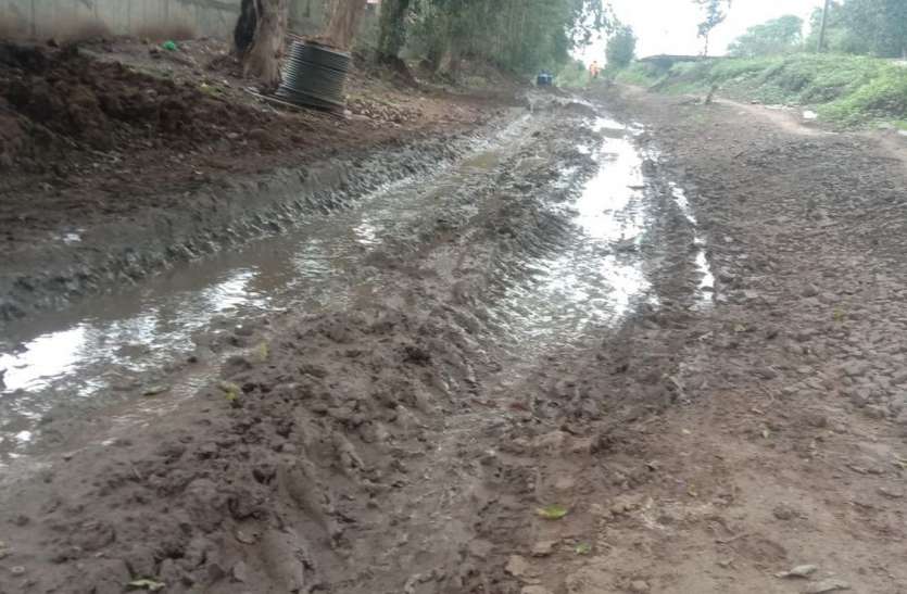 The road to Hinglaj temple became difficult in the rain बारिश में हिंगलाज मंदिर की राह हुई कठिन