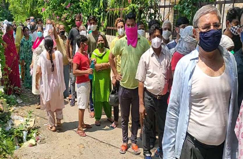 वैक्सीन से पहले कितनी परीक्षाएं देनी होगी सरकार