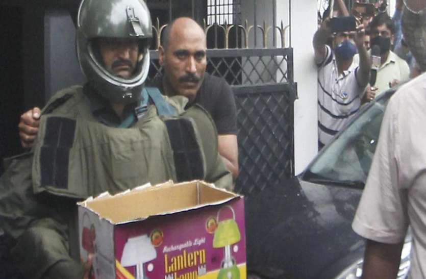 Terrorist organisation new confession about crash course to UP ATS सोशल मीडिया से युवाओं को किया जाता है टारगेट, क्रैश कोर्स पास करने के बाद बड़ी घटना को अंजाम देने की मिलती है जिम्मेदारी