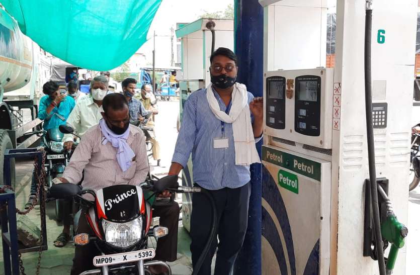 हर दूसरे दिन बढ़ रहे पेट्रोल-डीजल के दाम तीन महीने में पेट्रोल पर 11 रुपए, डीजल में 9 रुपए की बढोत्तरी