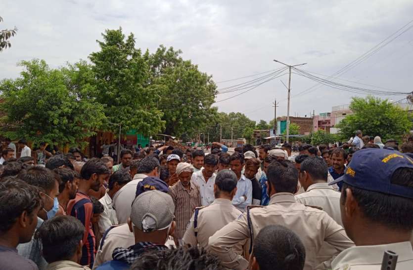 ट्रक के पिछले पहिए के नीचे आया 14 साल का बच्चा गलत साइड से आ रहे ट्रक ने साइकिल सवार बच्चे को कुचला, मौत