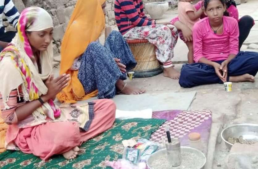 बारिश के लिए अन्न-जल त्याग 'वर्षा' कर रही इंद्रदेव की साधना बारिश के लिए अन्न-जल त्याग 'वर्षा' कर रही इंद्रदेव की साधना