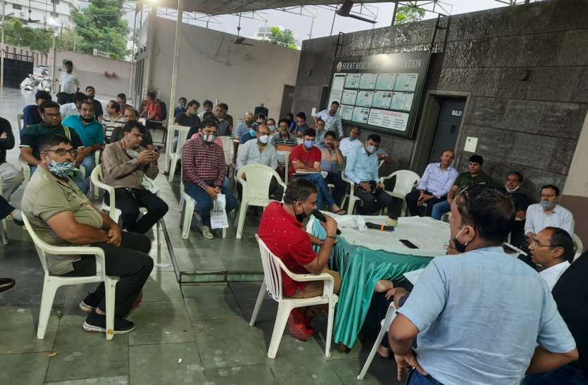 SURAT KAPDA MANDI: 'शालीनता से सावधानी पूर्वक व्यापार करें कपड़ा कारोबारीÓ SURAT KAPDA MANDI: 'शालीनता से सावधानी पूर्वक व्यापार करें कपड़ा कारोबारीÓ