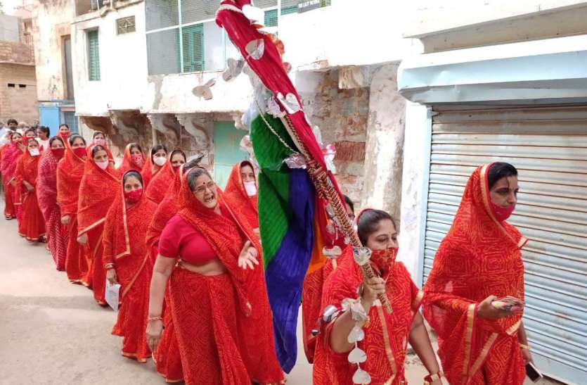 Chaturmasik Mangal Pravesh of Jayagachchiya Jain Sadhvis जयगच्छीय जैन साध्वियों का चातुर्मासिक मंगल प्रवेश