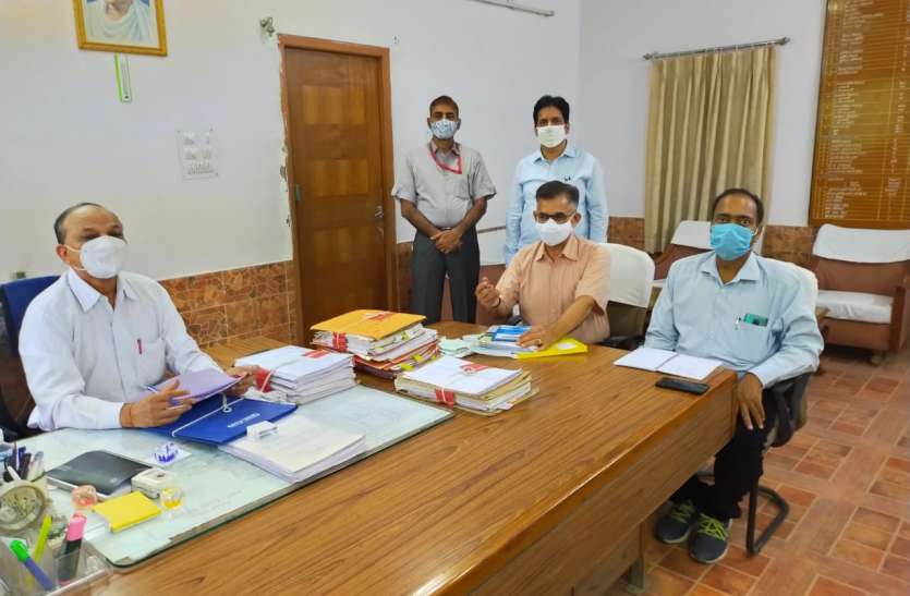 संभागीय आयुक्त की अध्यक्षता में स्थानीय निधि अंकेक्षण विभाग की बैठक आयोजित संभागीय आयुक्त की अध्यक्षता में स्थानीय निधि अंकेक्षण विभाग की बैठक आयोजित