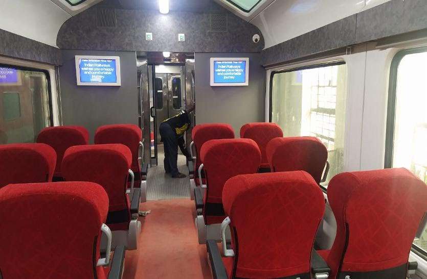 Vistadome coach जानिए क्या खास है विस्टाडोम कोच ट्रेन में
