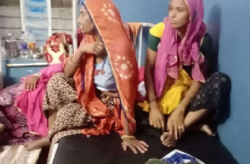 दर्द से कराहती रही प्रसूता, नहीं पहुंची एम्बुलेंस दर्द से कराहती रही प्रसूता, नहीं पहुंची एम्बुलेंस