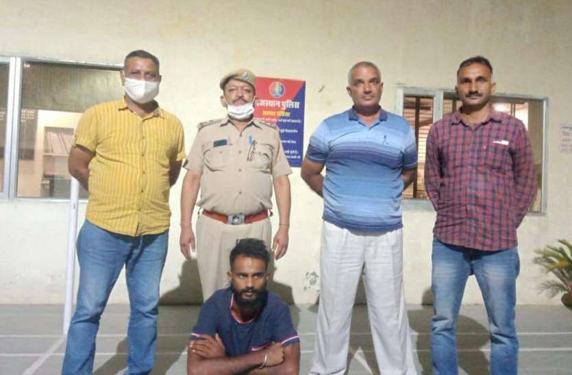 सीसीटीवी कैमरों ने खोली वारदात, एक आरोपी काबू, दो फरार सीसीटीवी कैमरों ने खोली वारदात, एक आरोपी काबू, दो फरार