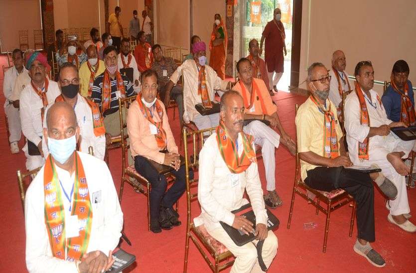 जीरो टोलरेंस पॉलिसी अपनाएं, आमजन के कार्य त्वरित हों- रवि जीरो टोलरेंस पॉलिसी अपनाएं, आमजन के कार्य त्वरित हों- रवि