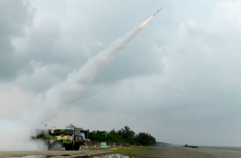 akash_missile.png Akash Missile: DRDO ने नई पीढ़ी की आकाश मिसाइल का किया सफल परीक्षण, जानिए खासियत