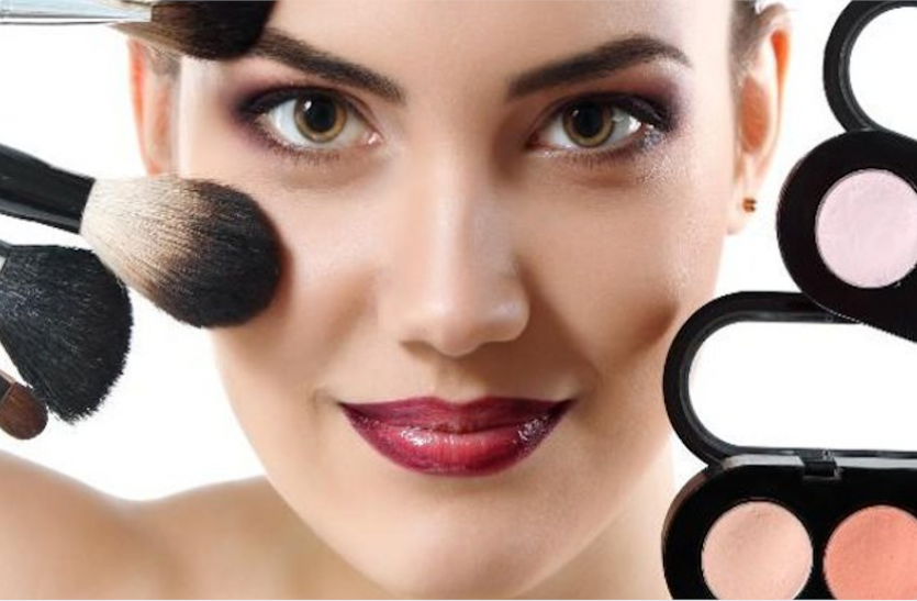 beauty.png Beauty Tips: गर्मियों में इन ब्यूटी प्रोडक्ट से बना लें दूरी, नहीं तो आपकी खूबसूरती को कर देंगे फीका