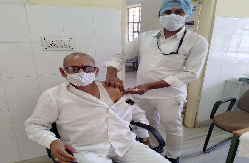 कोरोना के अब 15 एक्टिव मरीज, 40 हजार 727 ने लगवाया टीका कोरोना के अब 15 एक्टिव मरीज, 40 हजार 727 ने लगवाया टीका