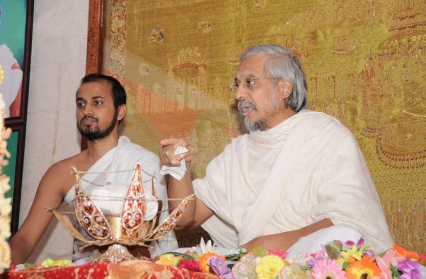 devendra1807.jpg पहले खुद पर विजय प्राप्त करें: आचार्य देवेंद्रसागर