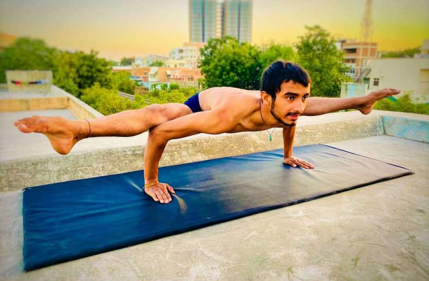 बचपन में योग से जुड़े, 21 साल की उम्र तक कई मैडल, एडवांस योग के मास्टर का लक्ष्य अगला ओलंपिक बचपन में योग से जुड़े, 21 साल की उम्र तक कई मैडल, एडवांस योग के मास्टर का लक्ष्य अगला ओलंपिक