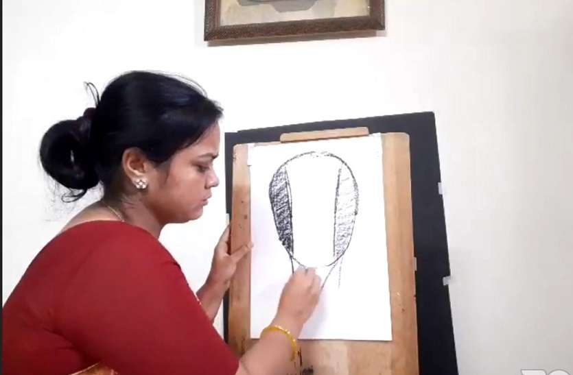प्रतिभागियों ने पोट्रेट में लाइट और शेडो बनाना सीखा प्रतिभागियों ने पोट्रेट में लाइट और शेडो बनाना सीखा