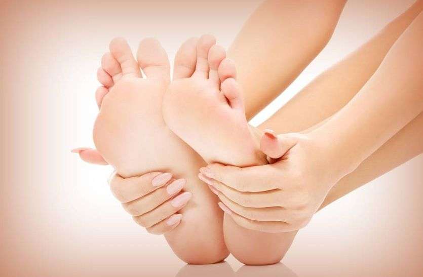 Heel crack Heel crack : फटी एड़ियों के दर्द और चुभन से परेशान हो गए हैं तो करें यह उपाय