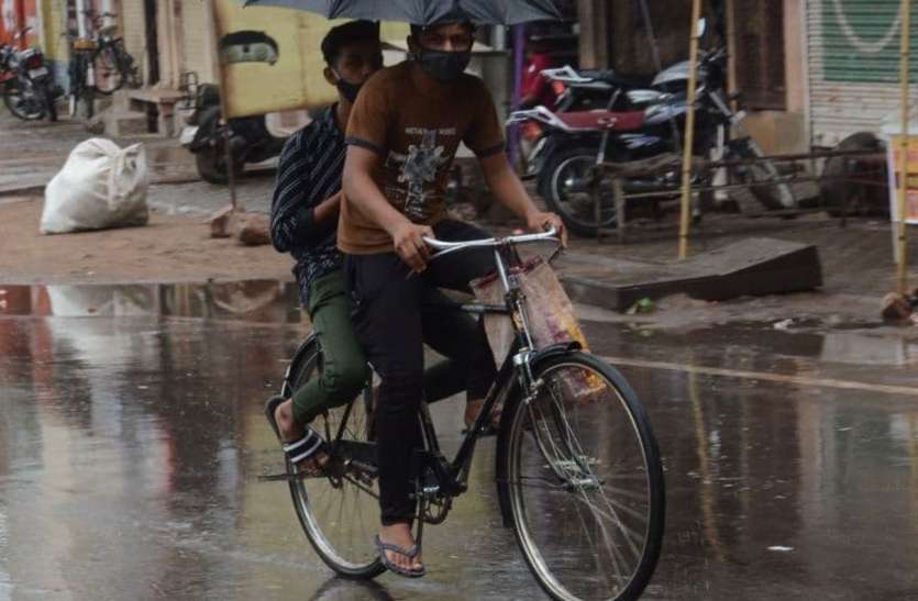 सुबह रिमझिम, दिन भर सूखा सुबह रिमझिम, दिन भर सूखा