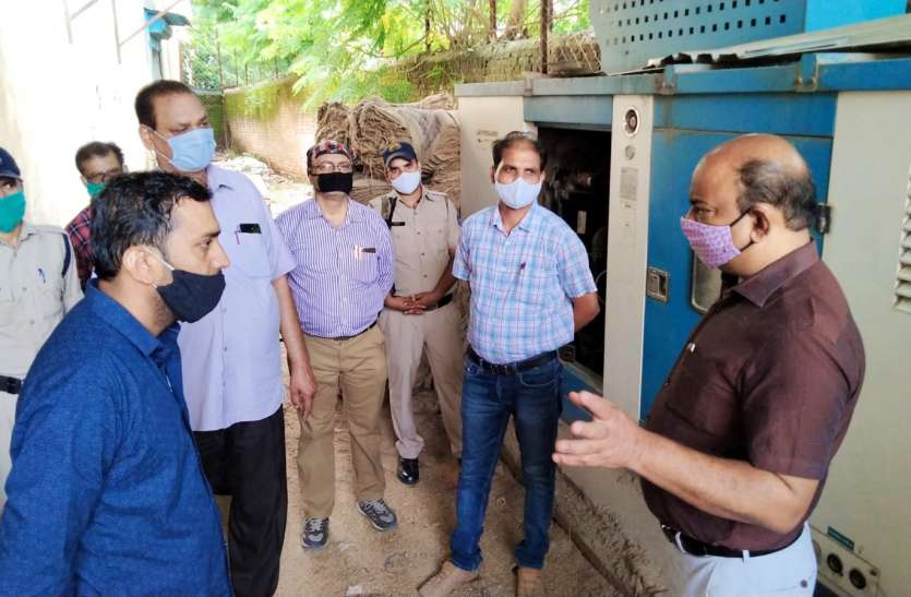 राइस मिल पहुंचे कलेक्टर, कहा- अच्छी क्वालिटी की मिलिंग से कम टूटेगी धान, तैयार होगा अच्छा चावल राइस मिल पहुंचे कलेक्टर, कहा- अच्छी क्वालिटी की मिलिंग से कम टूटेगी धान, तैयार होगा अच्छा चावल