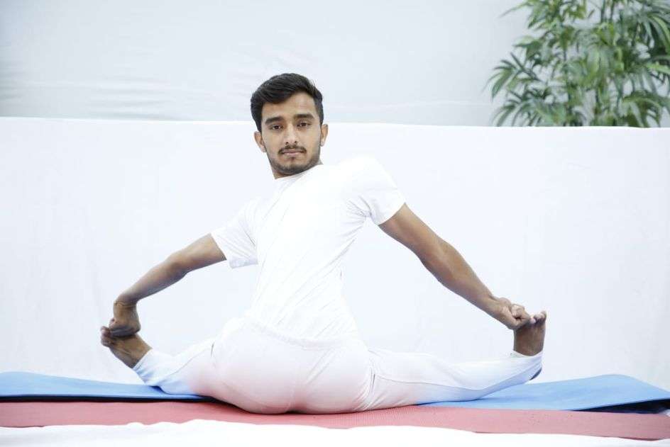 बचपन में योग से जुड़े, 21 साल की उम्र तक कई मैडल, एडवांस योग के मास्टर का लक्ष्य अगला ओलंपिक