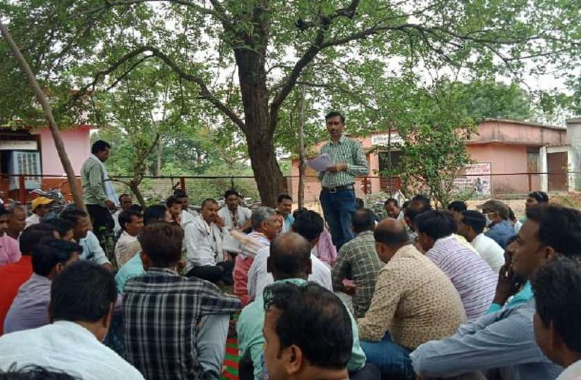 लंबित मांगों को लेकर एक साथ आए 17 संगठन, शुरू की हड़ताल लंबित मांगों को लेकर एक साथ आए 17 संगठन, शुरू की हड़ताल
