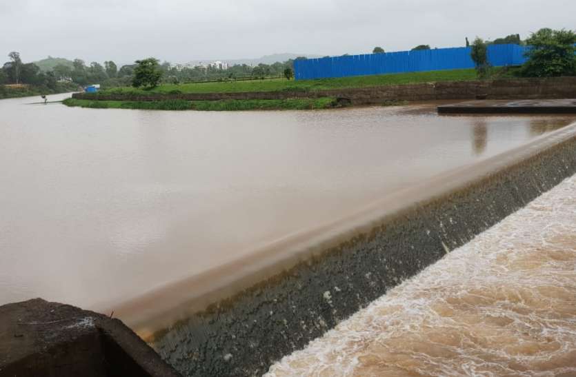 ऊपरी क्षेत्र में बारिश का जोर घटा, मधुबन डेम का जलस्तर नियंत्रण में ऊपरी क्षेत्र में बारिश का जोर घटा, मधुबन डेम का जलस्तर नियंत्रण में