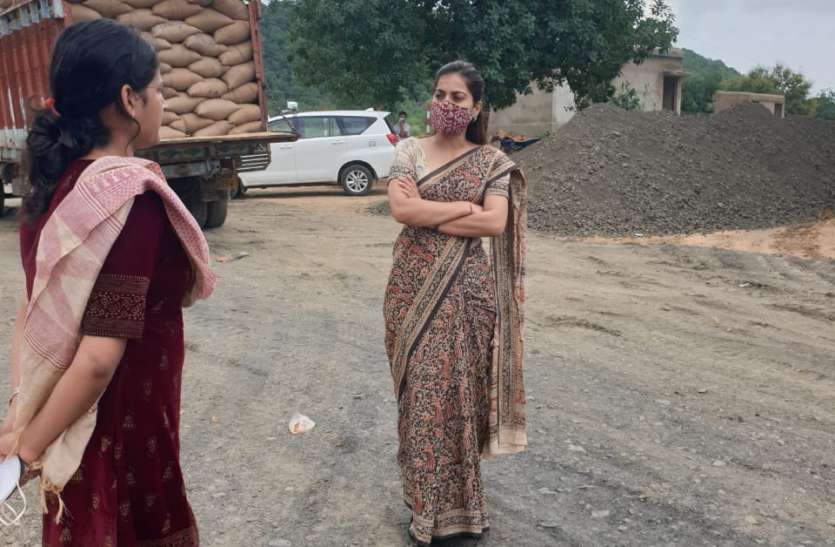 Collector did surprise inspection of Annapurna Warehouse and Rice Mill कलेक्टर ने अन्नपूर्णा वेयरहाउस व राइस मिल का किया औचक निरीक्षण