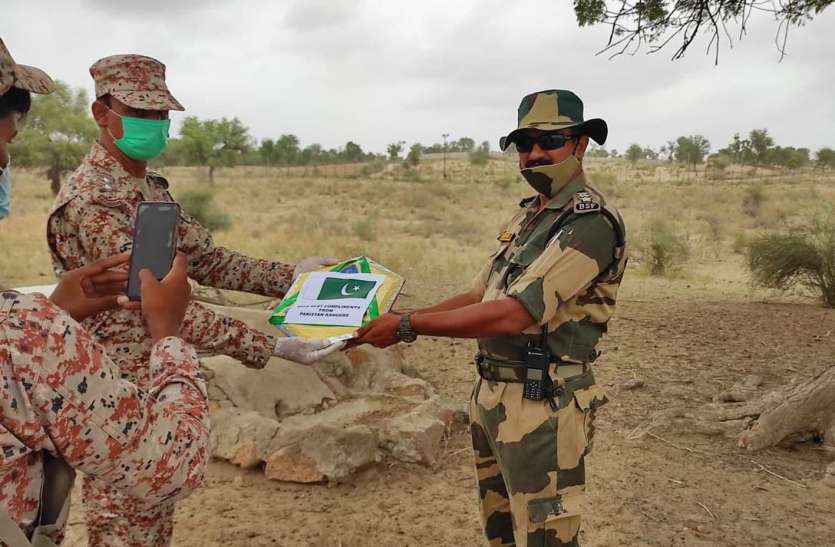 ईद की मुबारकबाद : ढाई साल से मिठाई थी ‘लॉक’, ईद पर पाकिस्तान हुआ ‘डाउन’ ईद की मुबारकबाद : ढाई साल से मिठाई थी ‘लॉक’, ईद पर पाकिस्तान हुआ ‘डाउन’