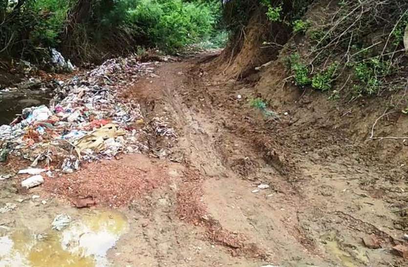 सर्वांगीण विकास को लेकर कई कार्यों का तकमीना तैयार, बनेगी सडक़ सर्वांगीण विकास को लेकर कई कार्यों का तकमीना तैयार, बनेगी सडक़