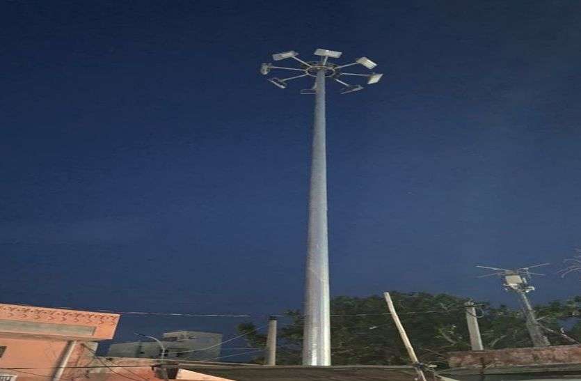 'माननीय' स्वीच ऑन करें तो जनता को मिले उजाला 'माननीय' स्वीच ऑन करें तो जनता को मिले उजाला