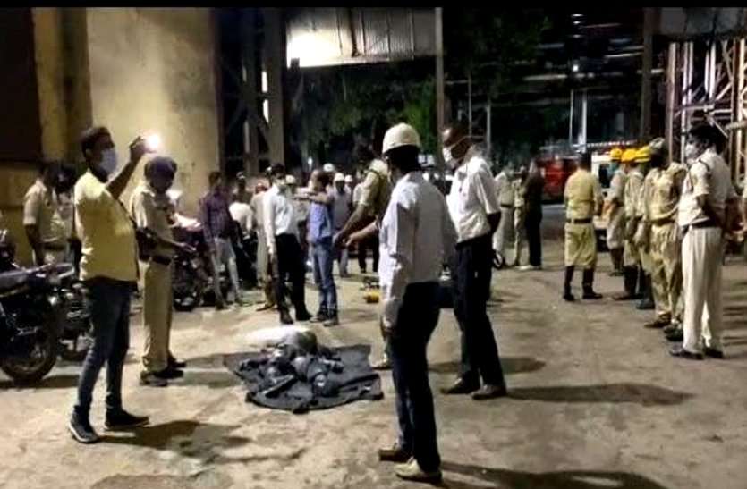 भिलाई स्टील प्लांट के अंदर कर्मी की हत्या, पुलिस ने छह घंटे में हत्यारे को दबोचा, SMS 2 कनर्वटर के पास मिली थी लाश भिलाई स्टील प्लांट के अंदर कर्मी की हत्या, पुलिस ने छह घंटे में हत्यारे को दबोचा, SMS 2 कनर्वटर के पास मिली थी लाश