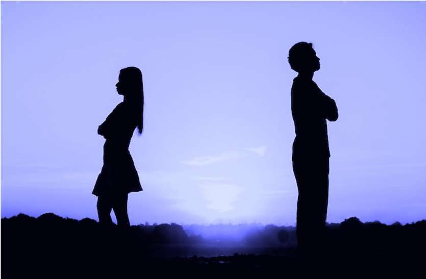 Relationship Tips: Things you must keep secret from your partner Relationship Tips: अच्छे रिश्ते के लिए कुछ राज छिपाकर रखना ही बेहतर