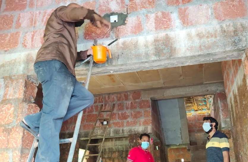 छात्रों के जीवन में सचमुच ‘रोशनी’ ले आए ये शिक्षक छात्रों के जीवन में सचमुच ‘रोशनी’ ले आए ये शिक्षक