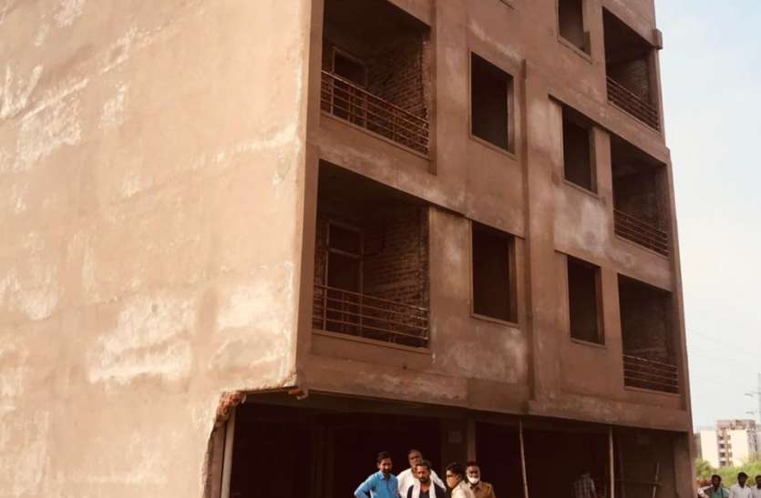 कार्रवाई: चार मंजिला निर्माणाधीन बिल्डिंग की सील कार्रवाई: चार मंजिला निर्माणाधीन बिल्डिंग की सील