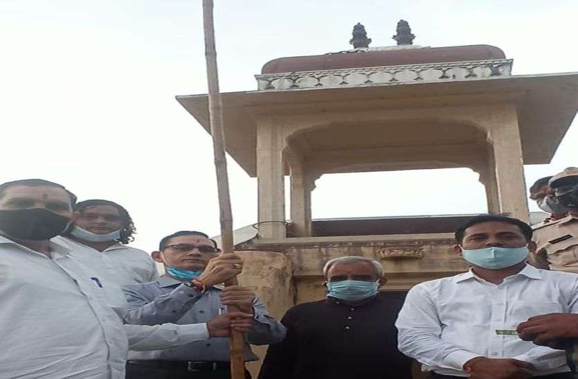 पश्चिम से पूर्व की ओर बही हवा, फिर अग्निकोण का रुख पश्चिम से पूर्व की ओर बही हवा, फिर अग्निकोण का रुख