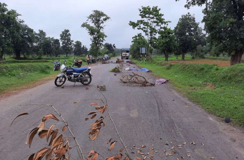 kanker_crime_news.jpeg मॉर्निंग वॉक पर निकले चार नाबालिगों की ट्रक से कुलकर मौत, बस की चपेट में आया एक कंडक्टर