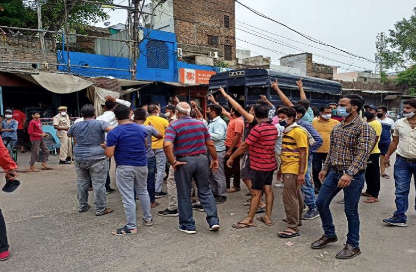 n.jpg नगर निगम के खिलाफ अनशन करना भाजपा कार्यकर्ता को भारी पड़ा