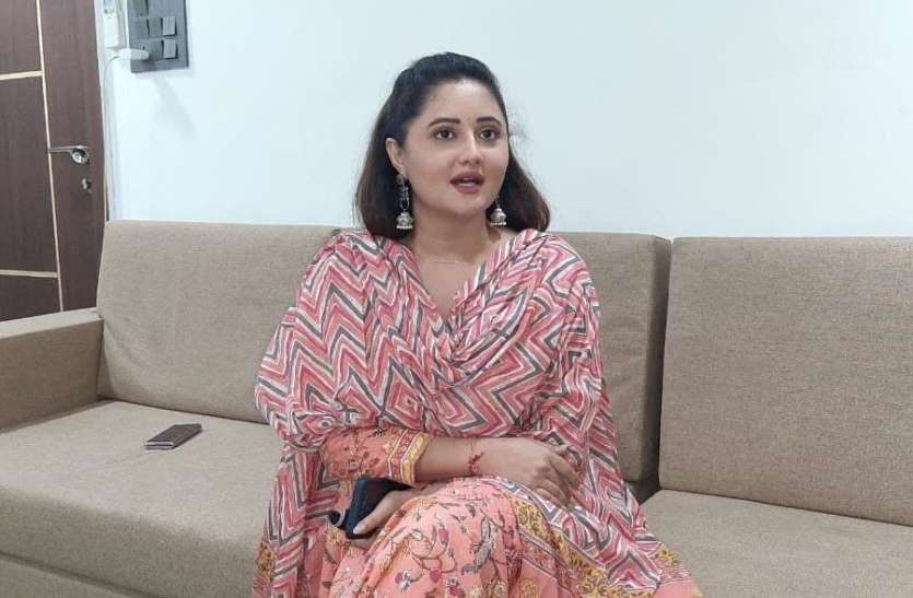 बांसवाड़ा पहुंची अभिनेत्री रश्मि देसाई, कहा- टेलीविजन के क्षेत्र में बढऩे लगी है दिक्कतें बांसवाड़ा पहुंची अभिनेत्री रश्मि देसाई, कहा- टेलीविजन के क्षेत्र में बढऩे लगी है दिक्कतें