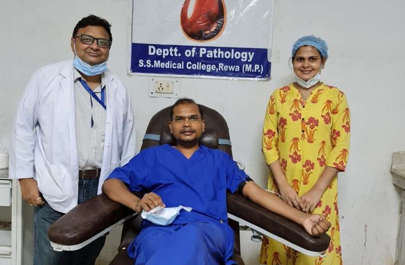Doctor saved his life by donating blood to a woman suffering from anemia in SGMchatrika एसजीएमच में डॉक्टर ने एनेमिया से पीडि़त महिला को रक्तदान कर बचाई जान, नर्स ने बच्चे को किया रक्तदान