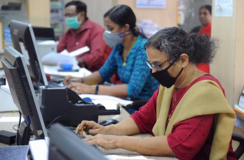 sbi salary account SBI में सेलरी अकाउंट के हैं कई फायदे, 30 लाख का इंश्योरेंस सहित इन सुविधाओं का उठा सकते हैं लाभ