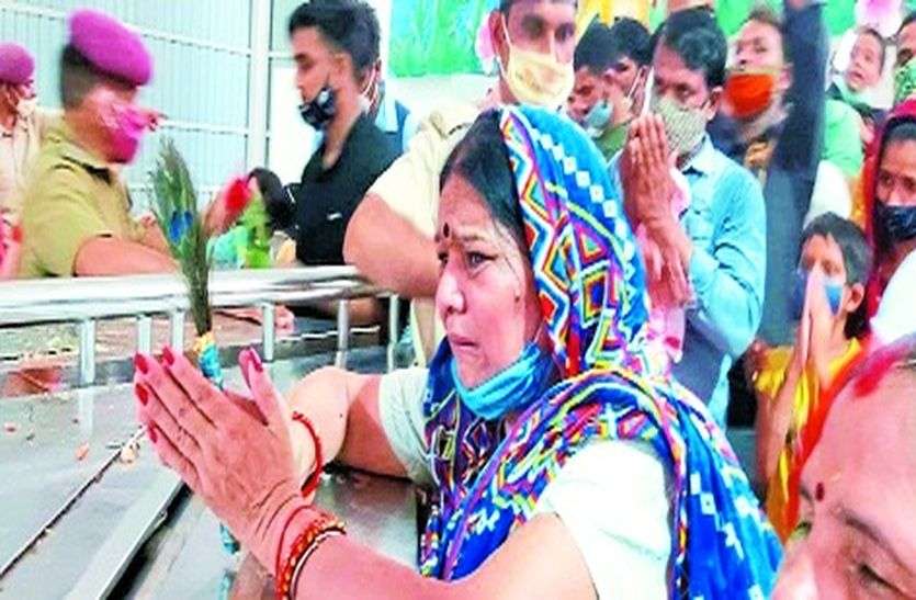 117 दिन बाद श्याम सरकार का दीदार हुआ तो छलक आए आंसू 117 दिन बाद श्याम सरकार का दीदार हुआ तो छलक आए आंसू