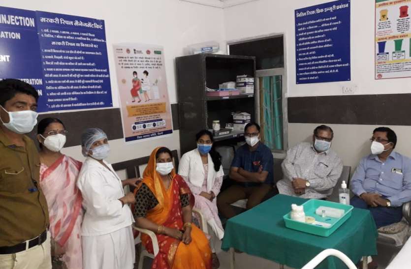 प्रारंभ हुआ गर्भवती महिलाओं का टीकाकरण, स्वाति ने लगवाया को-वैक्सीन का पहला डोज प्रारंभ हुआ गर्भवती महिलाओं का टीकाकरण, स्वाति ने लगवाया को-वैक्सीन का पहला डोज