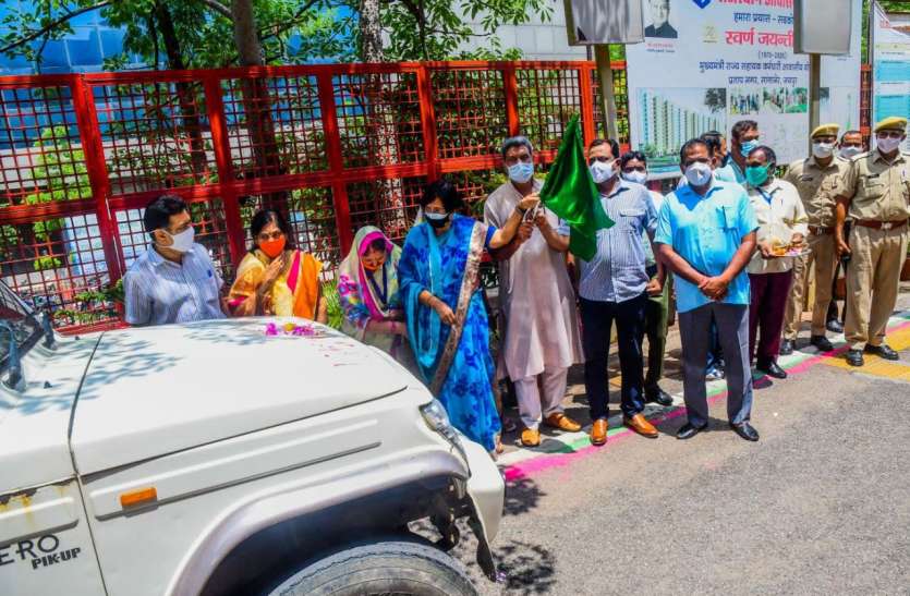दानदाआतों के सहयोग से मिलेगा गायों को हरा चारा दानदाताओं के सहयोग से मिलेगा गायों को हरा चारा