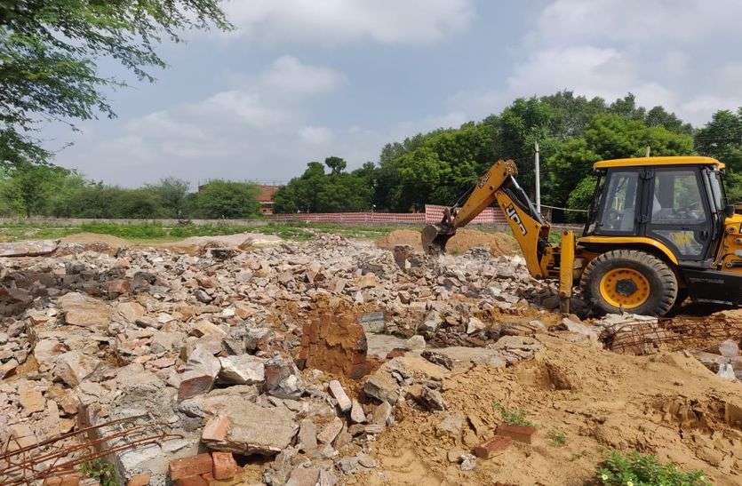 इकॉलोजिकल जोन में बसा रहे अवैध कॉलोनी, जेडीए ने चलाया बुल्डोजर इकॉलोजिकल जोन में बसा रहे अवैध कॉलोनी, जेडीए ने चलाया बुल्डोजर