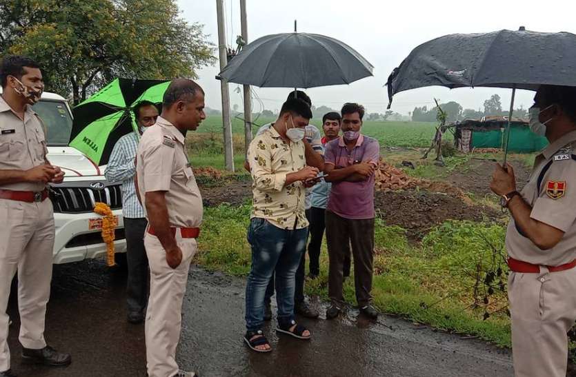 पेट्रोल पंप मालिक के साथ लूट पेट्रोल पंप मालिक के साथ लूट