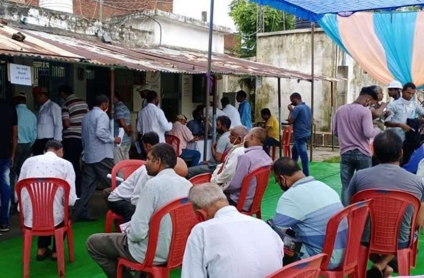 MPEB organizes camp for electricity consumers in Singrauli साहब, बिजली की व्यवस्था में सुविधा कम, समस्या है ज्यादा